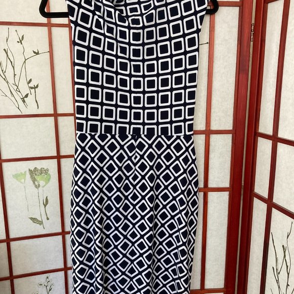 Dress-Geometric Pattern - Picture 2 of 3